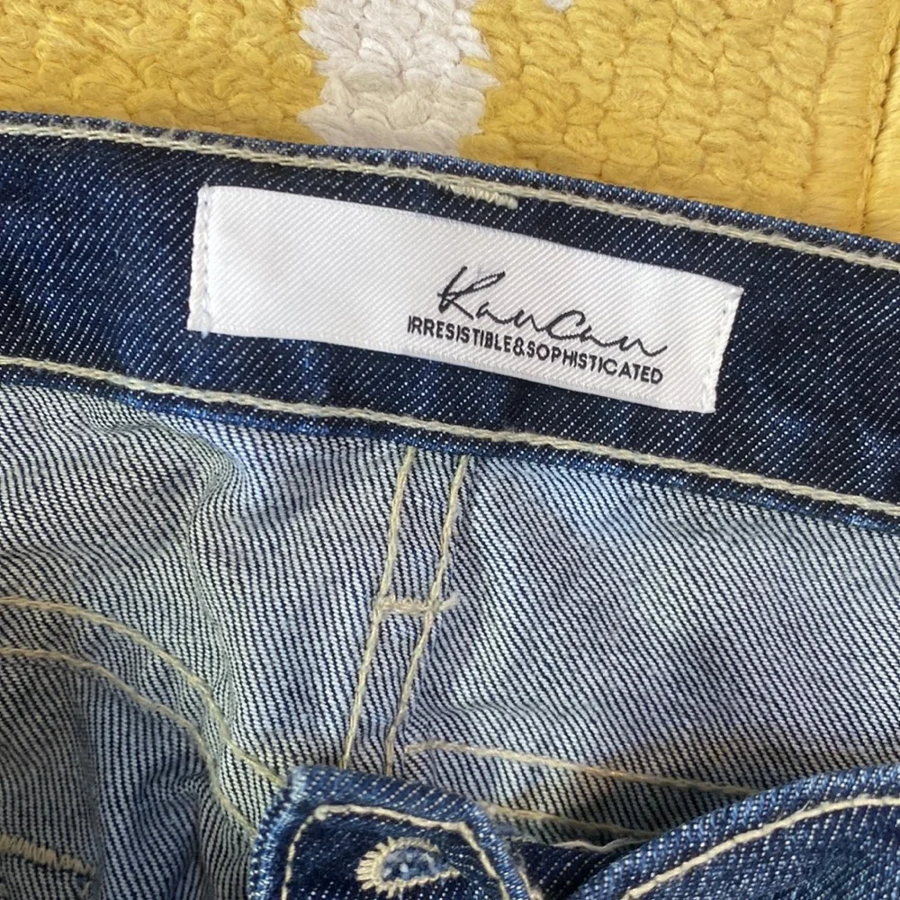 NWOT KANCAN 29/11 patchwork distressed cropped jeans